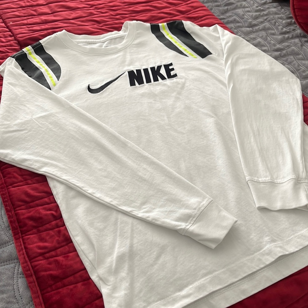 Nike, long sleeve white T-shirt, excellent condition